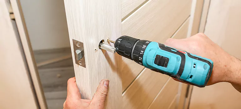 Old Door Knob Repair in Temple Terrace, FL