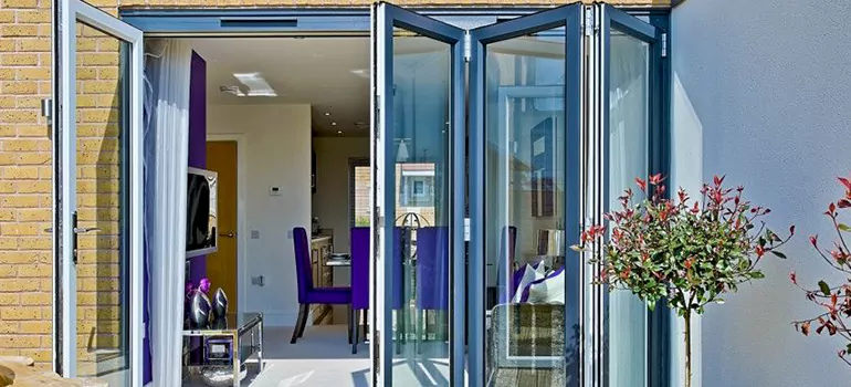 Commercial Door Glass Repair in Temple Terrace, FL